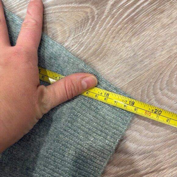 H&M Oversized Soft Green Pastel Beaded Knit Sweater sz M - Picture 9 of 9